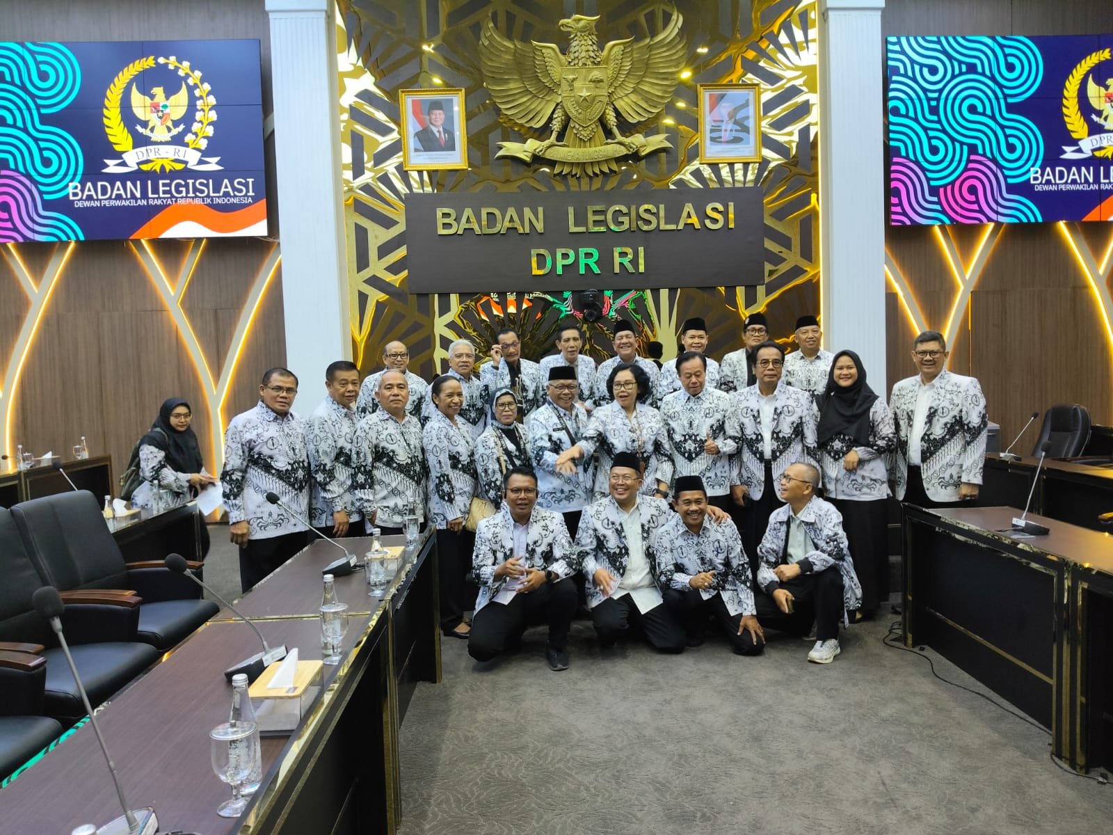 Bersama PB PGRI, menyuarakan UU perlindungan guru dan Penyelesaian honorer